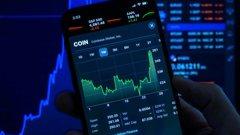 First Mover Americas: Bitcoin blijft boven $19K als langetermijnhouders op koers blijven